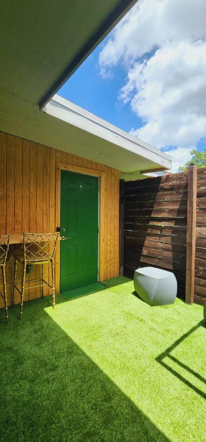 Private Aparment Studio In The Hard Of Miami Unit # 6 Opa-locka Luaran gambar